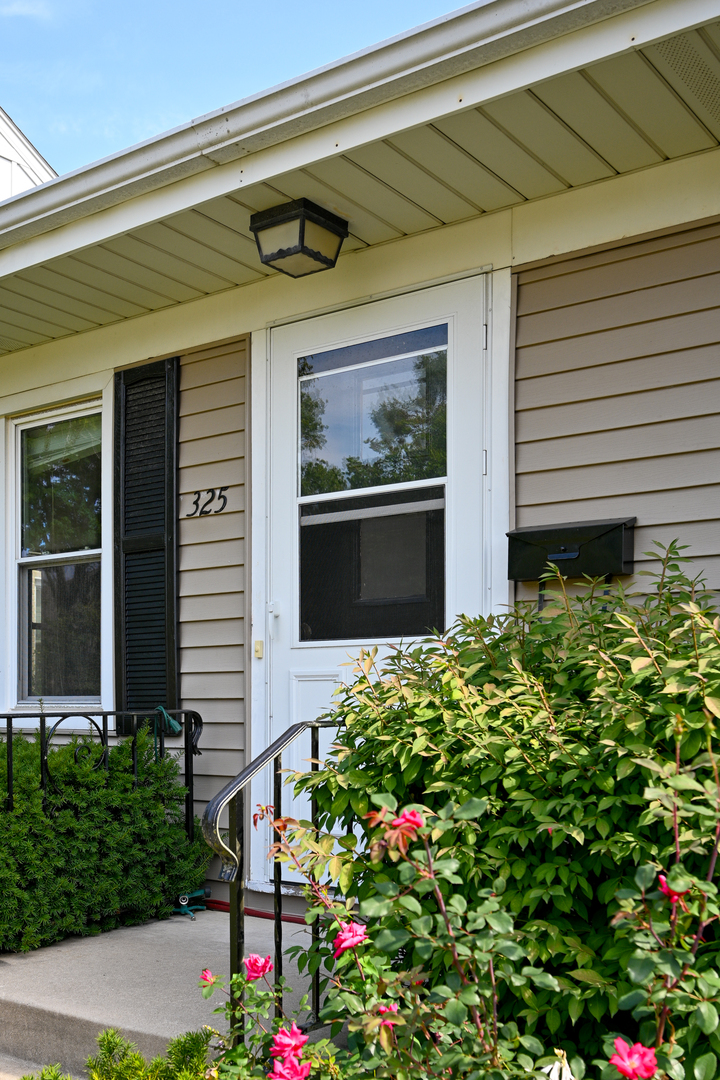 325 N Highview Avenue