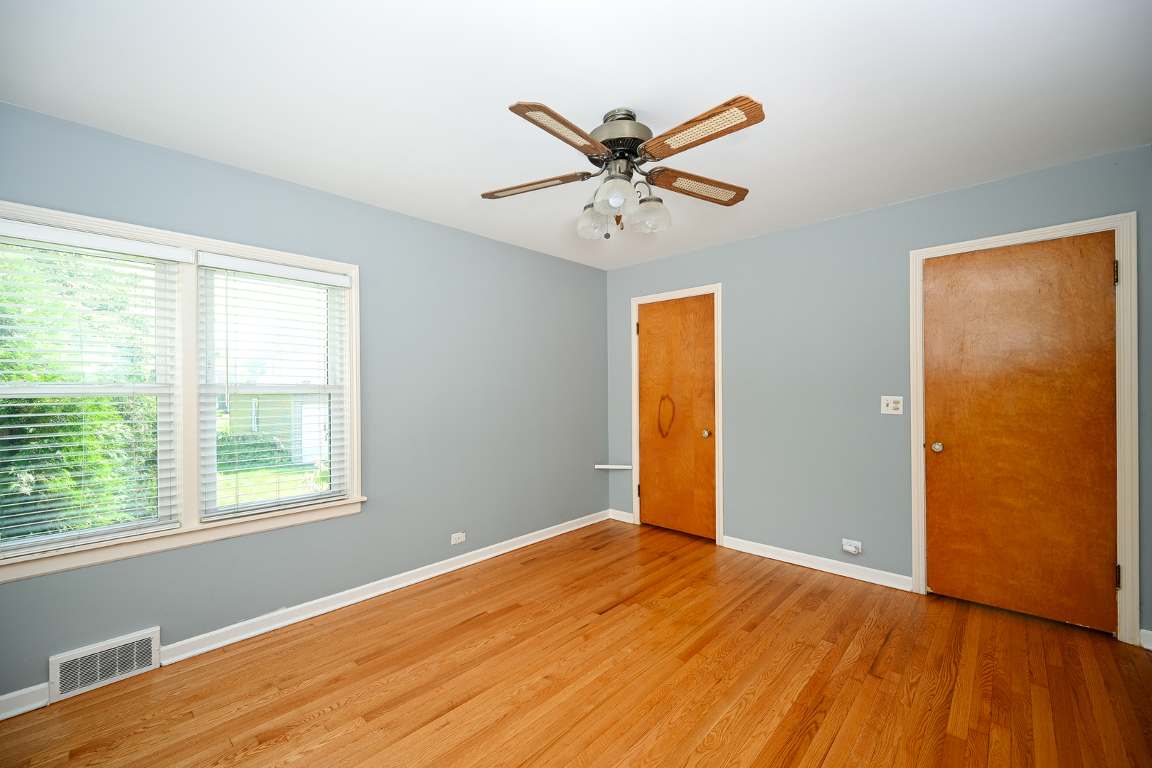 325 N Highview Avenue