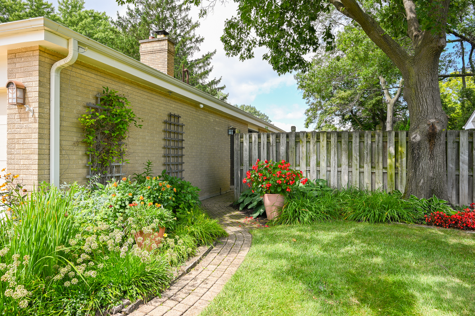 187 E Thompson Drive