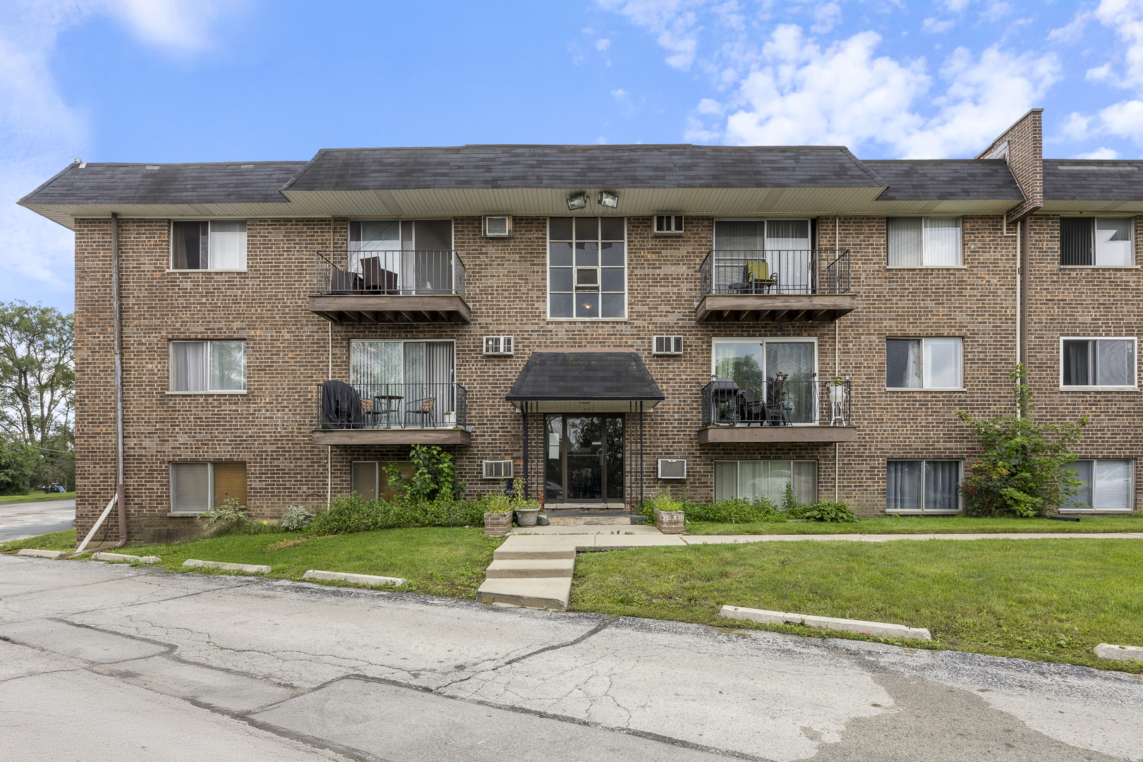 215 S Hale Street Unit: 7C