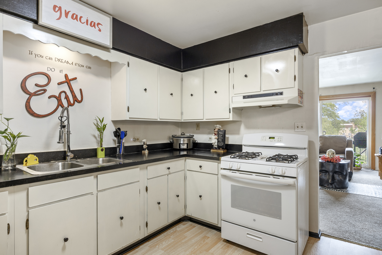 215 S Hale Street Unit: 7C