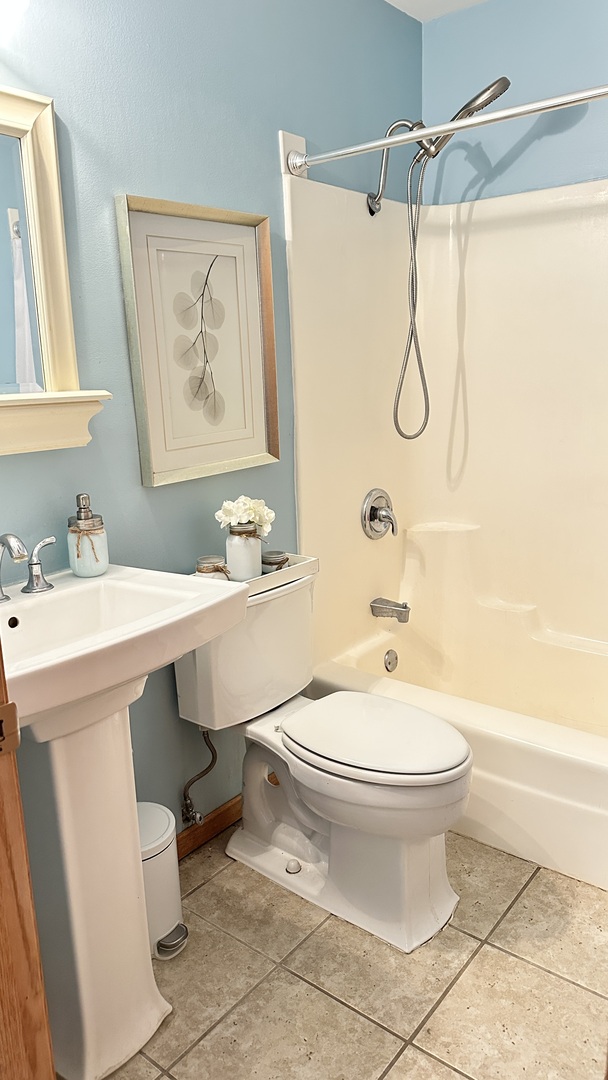 12 Saint Thomas Colony Unit: 1