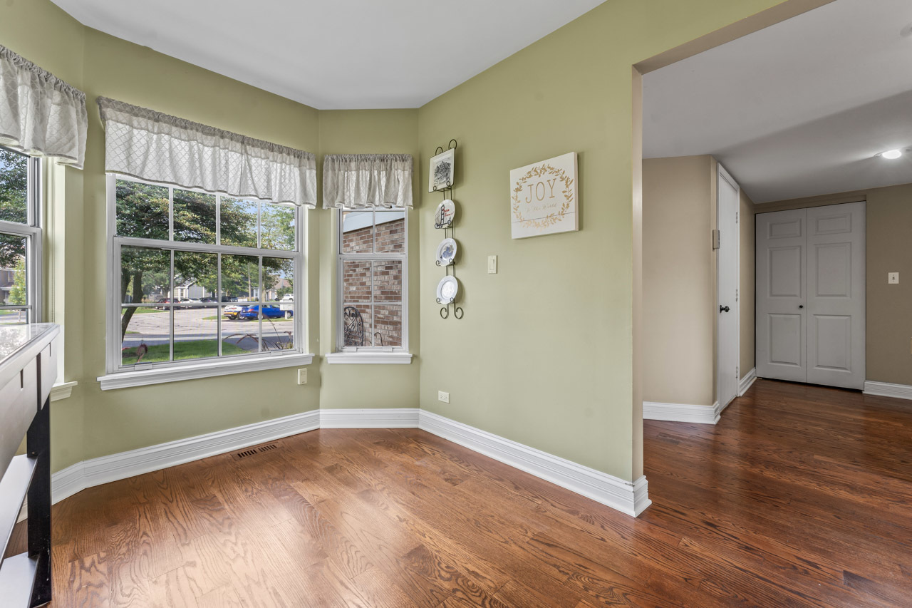 615 Kingsbridge Drive