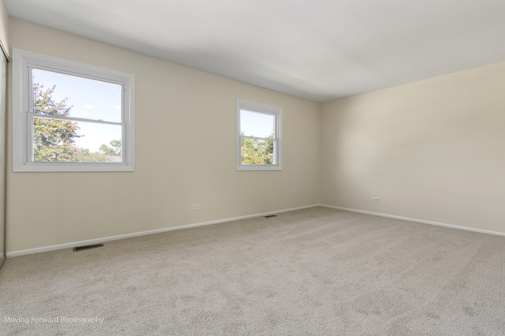 25 W Wrightwood Avenue