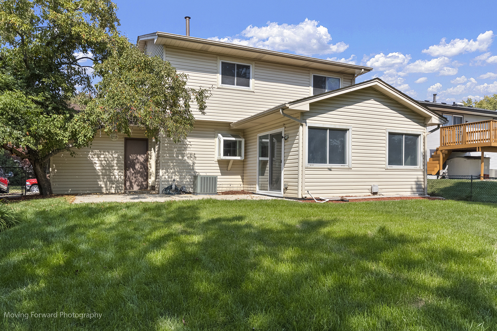 25 W Wrightwood Avenue