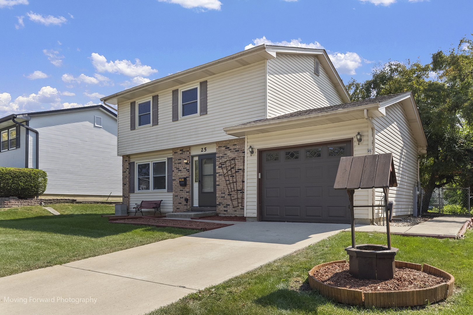 25 W Wrightwood Avenue