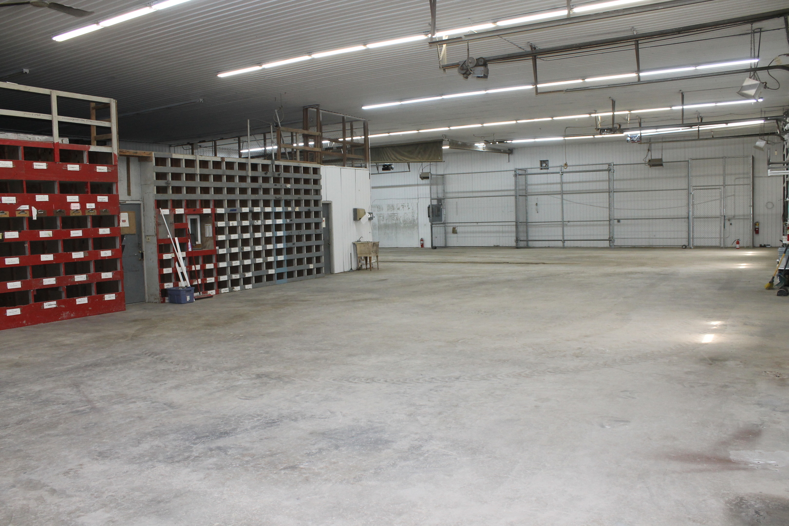 320 W Lincoln Highway