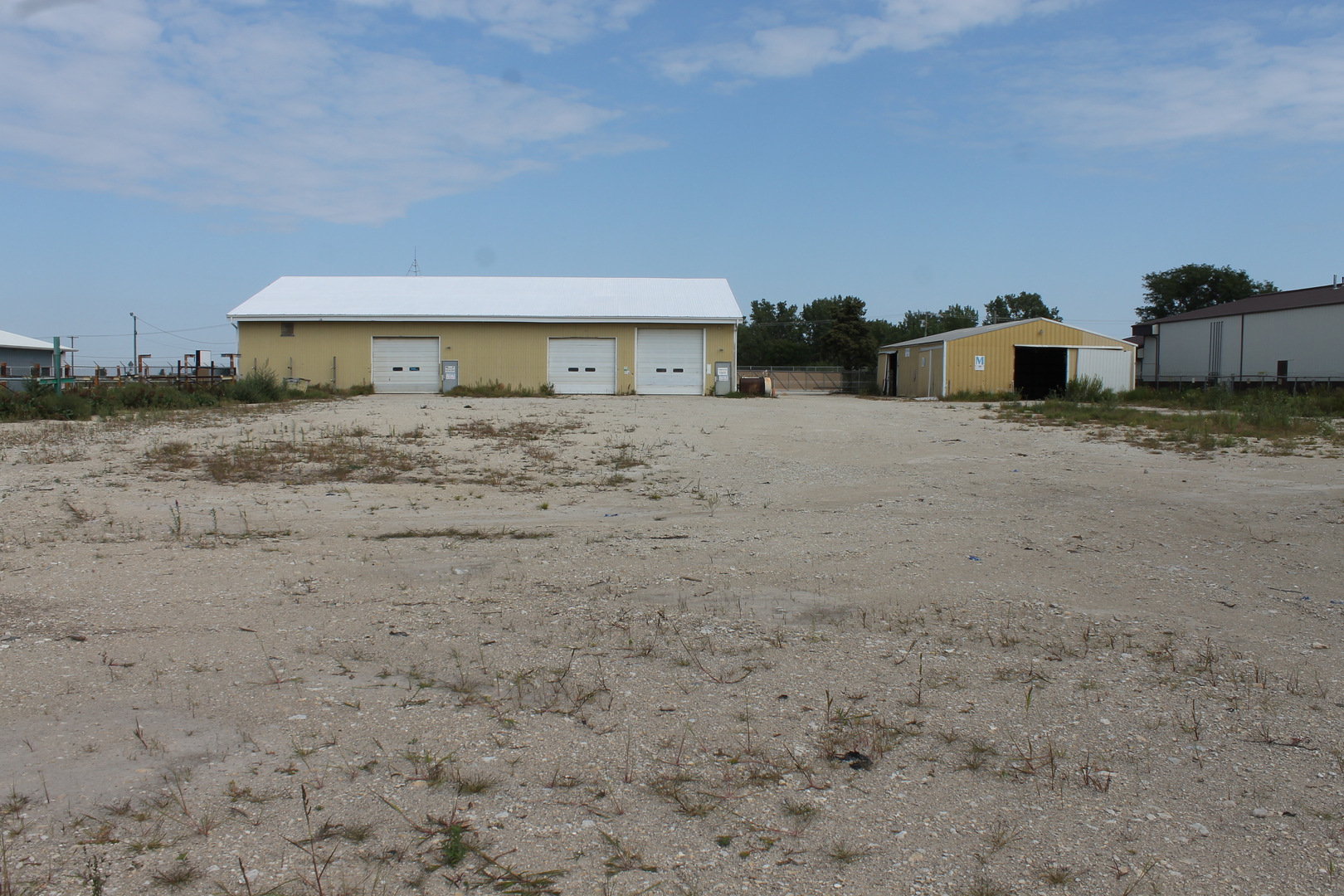 320 W Lincoln Highway