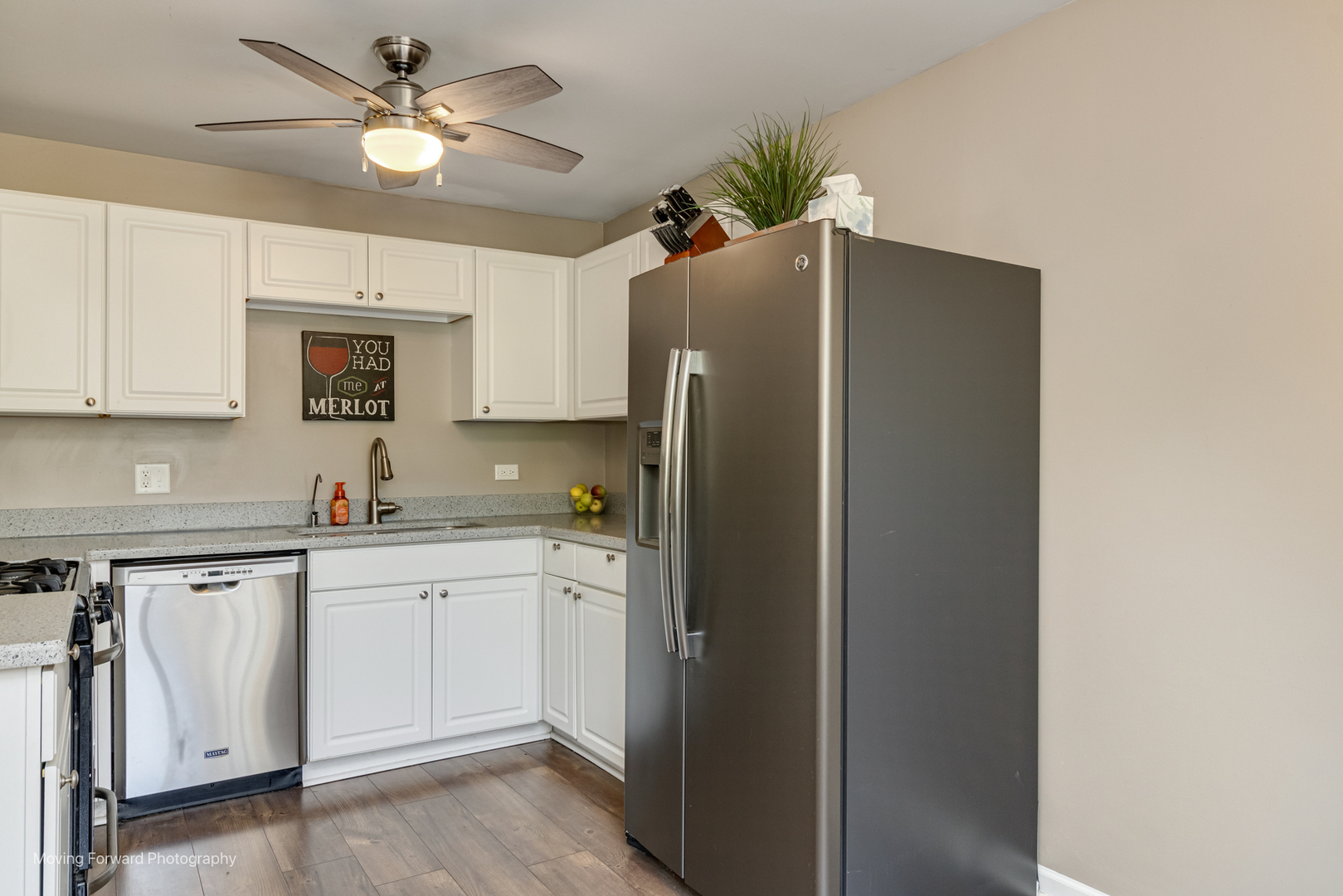 3S389 Chestnut Court