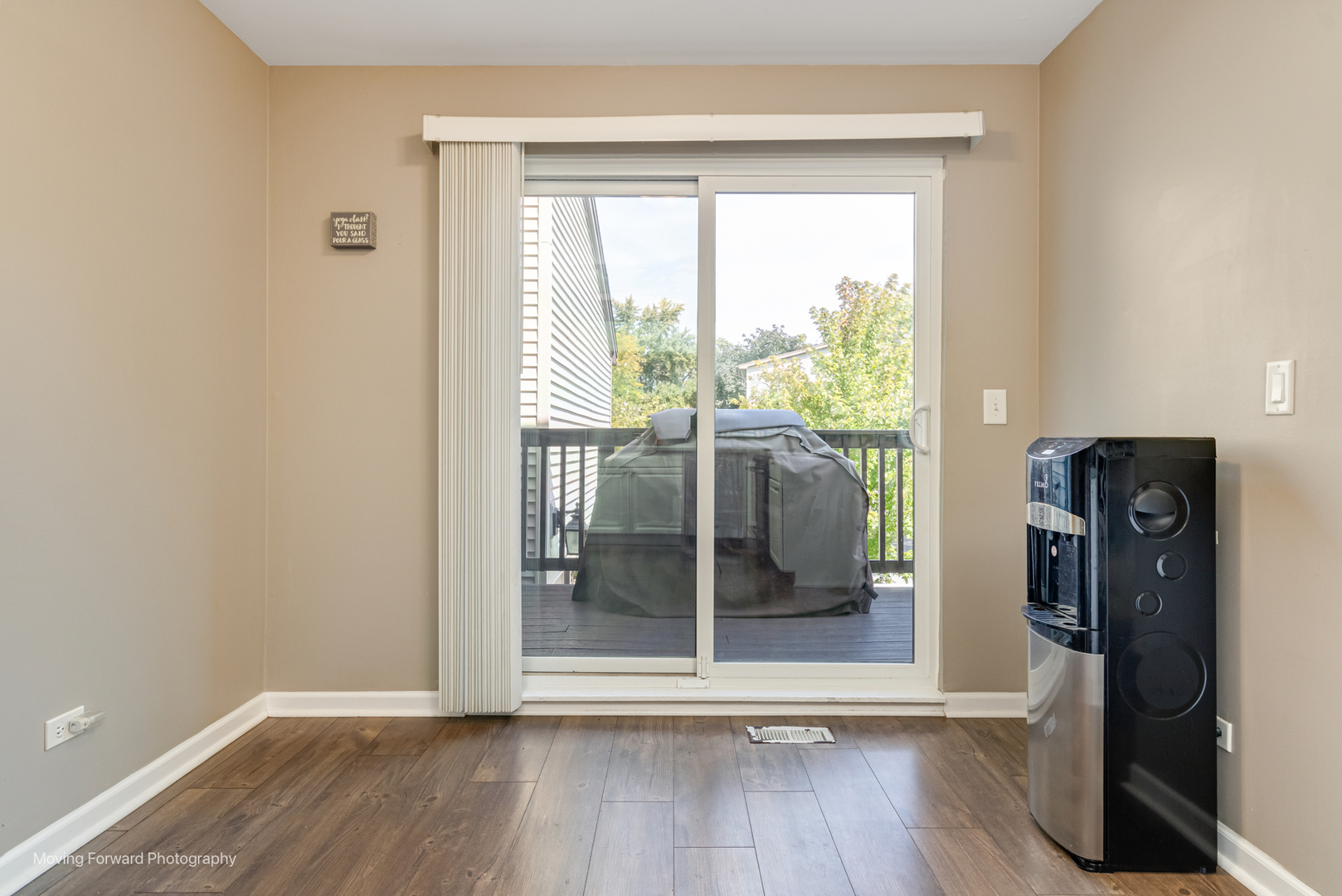 3S389 Chestnut Court