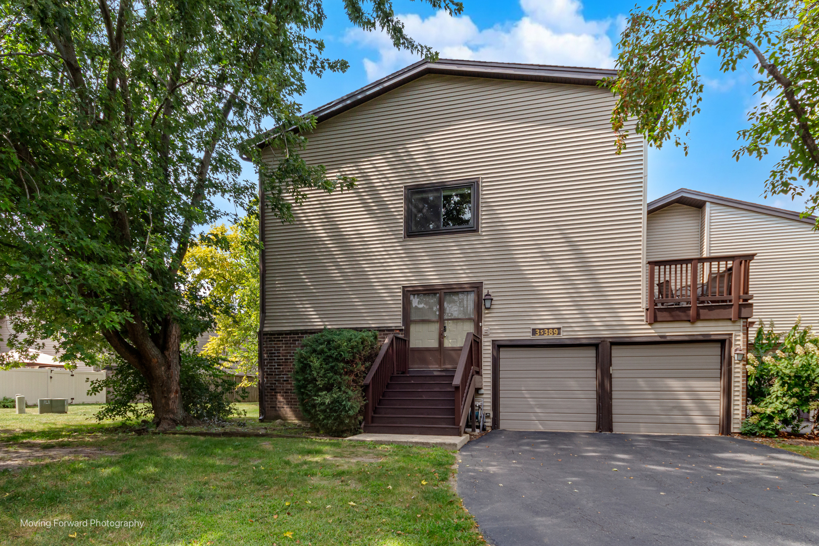 3S389 Chestnut Court