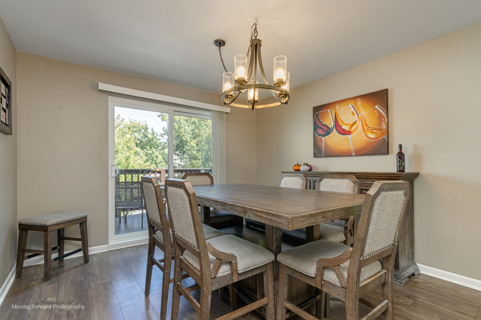 3S389 Chestnut Court