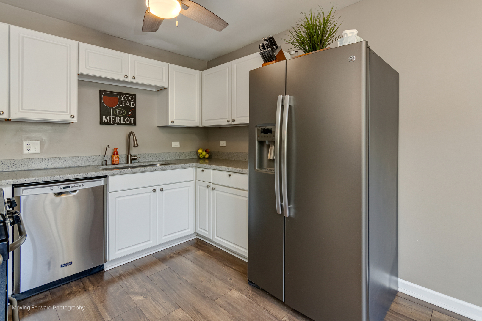 3S389 Chestnut Court