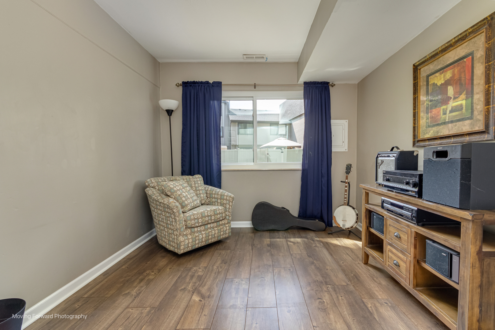 3S389 Chestnut Court