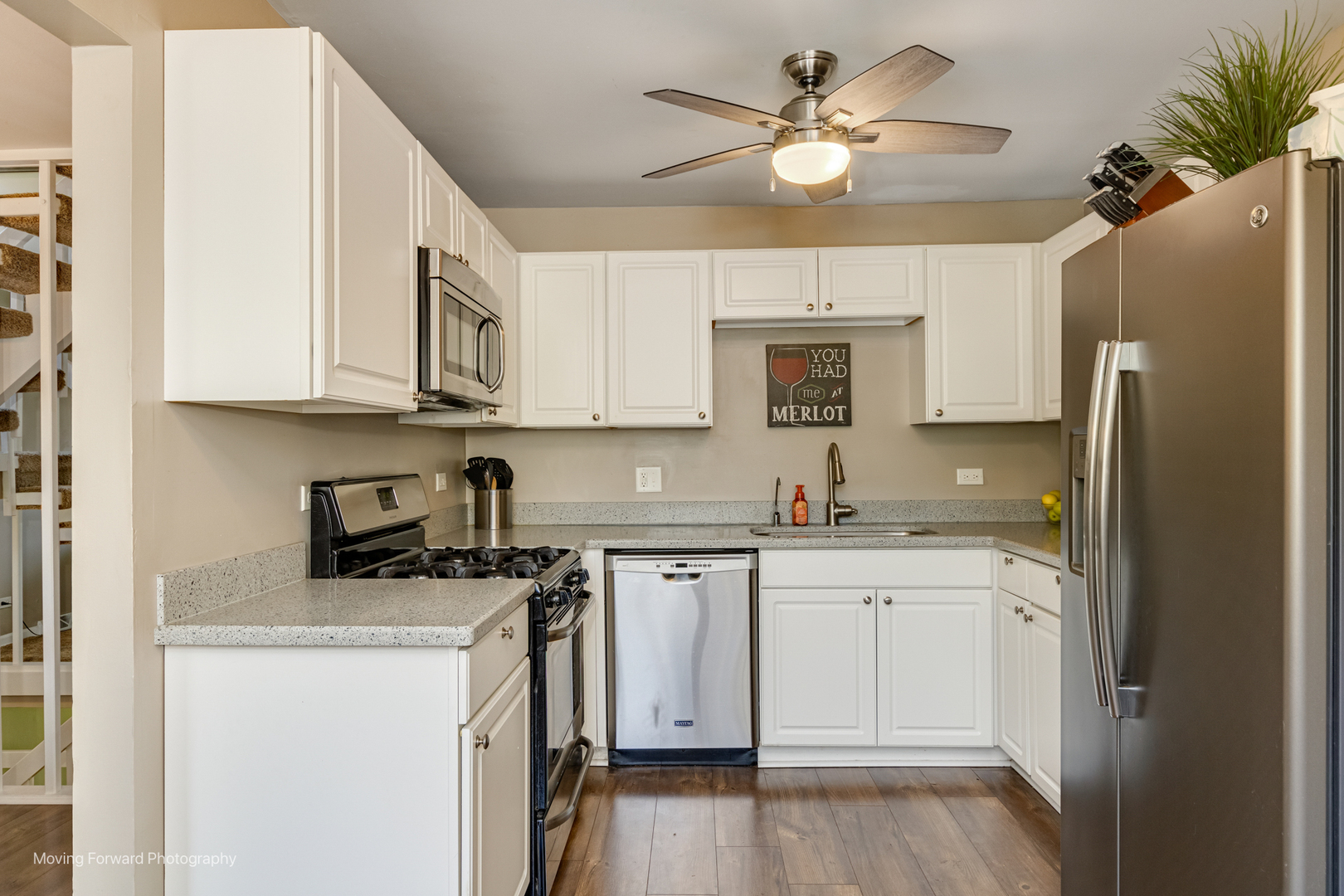 3S389 Chestnut Court