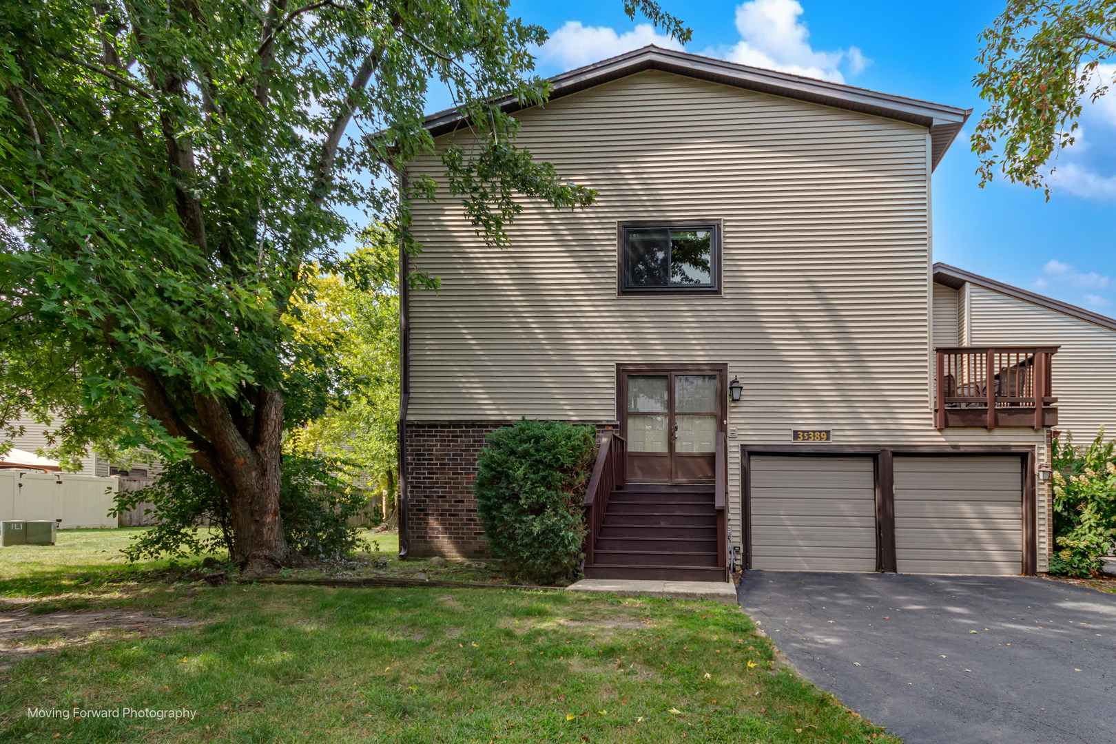 3S389 Chestnut Court