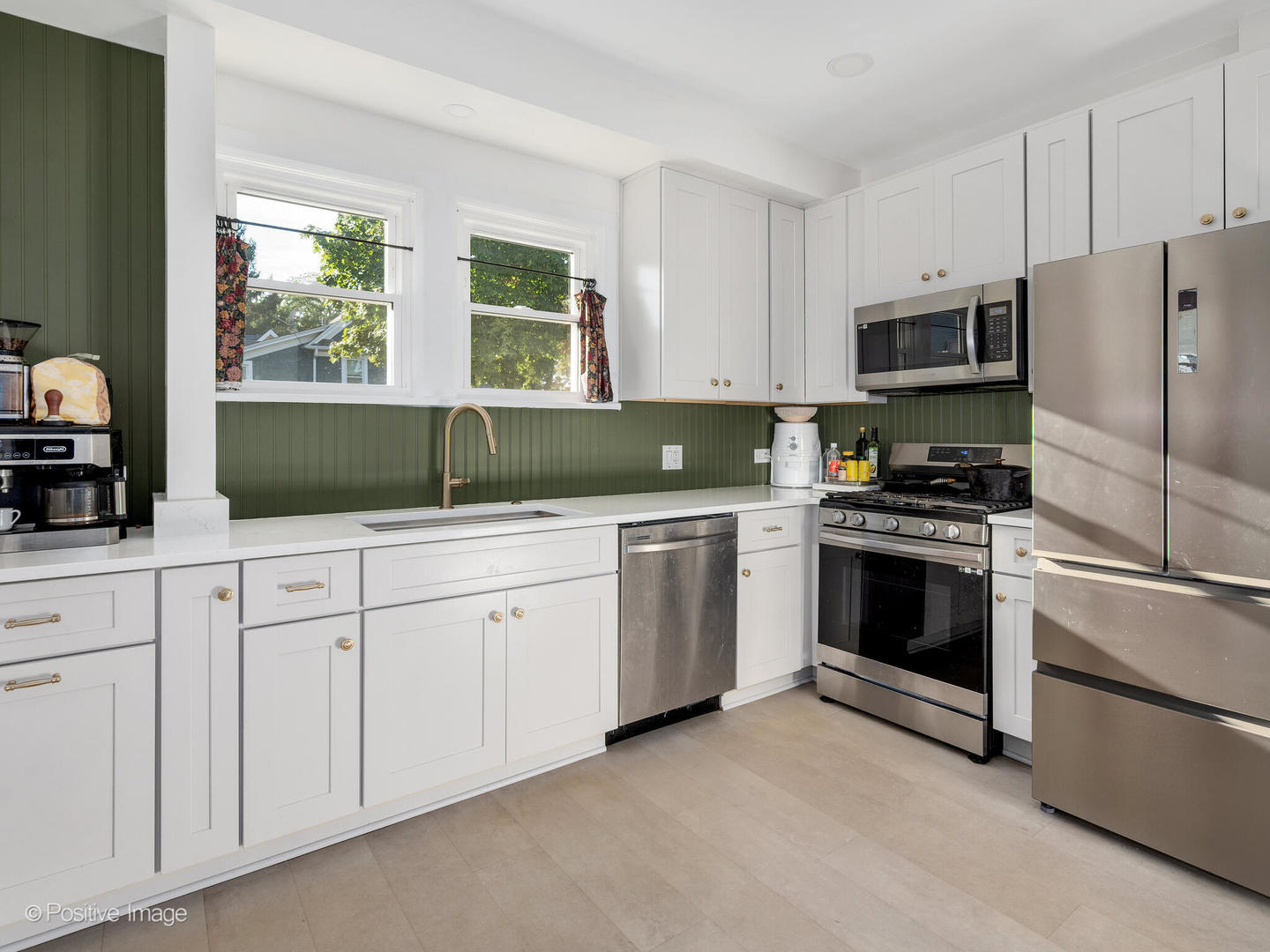 126 N Ellis Avenue N