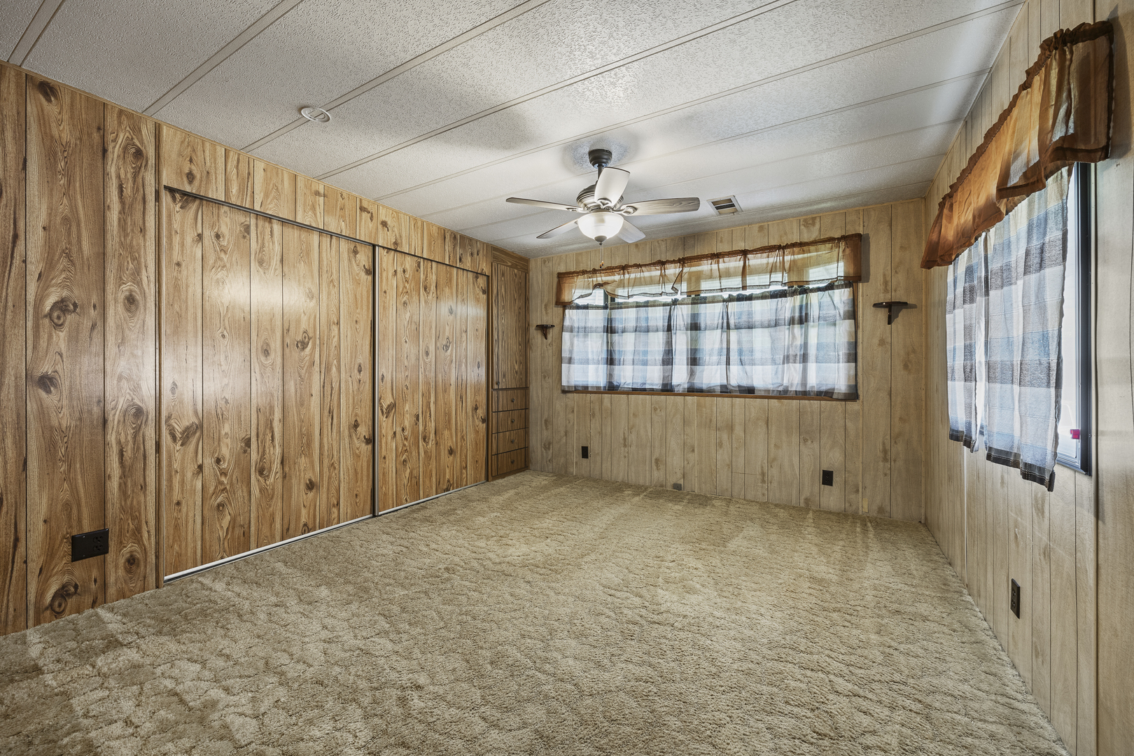 27W370 Geneva Road Unit: 19