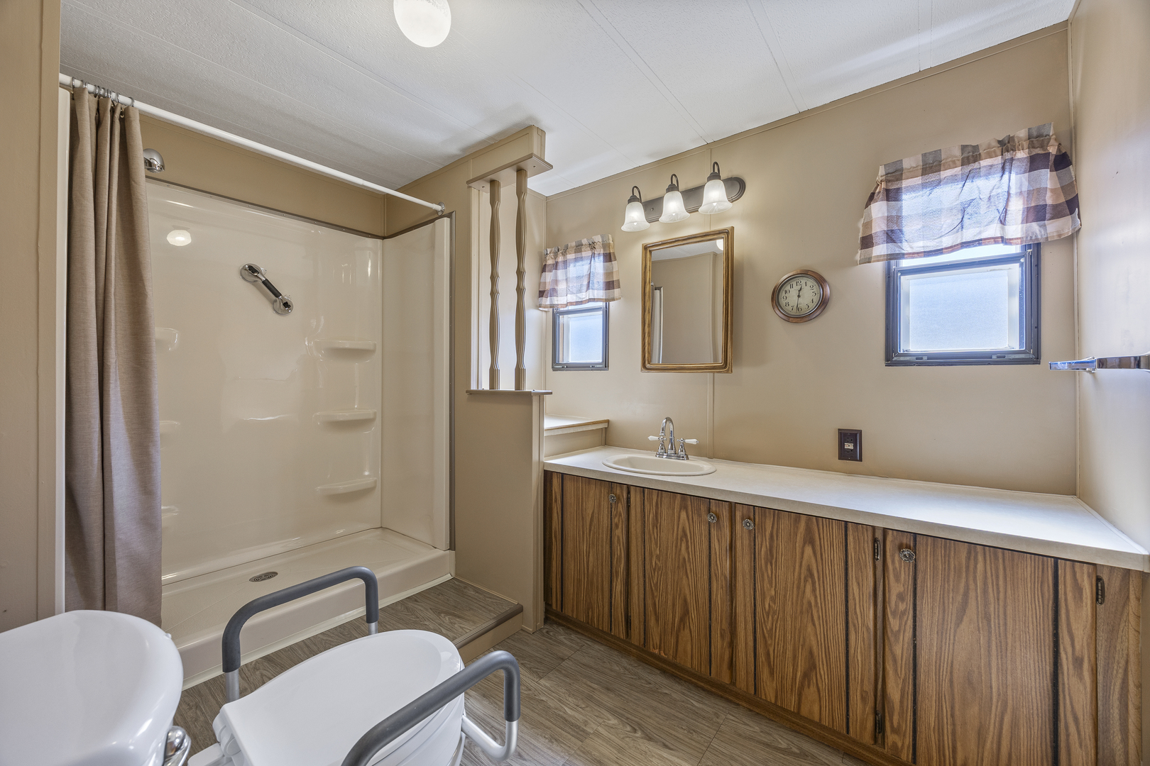 27W370 Geneva Road Unit: 19