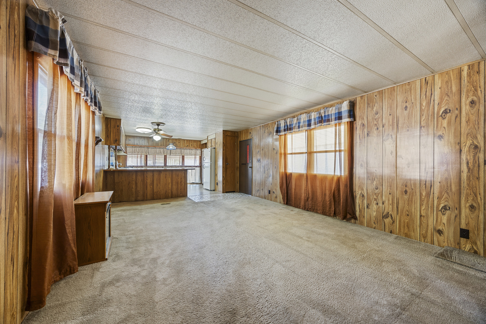 27W370 Geneva Road Unit: 19