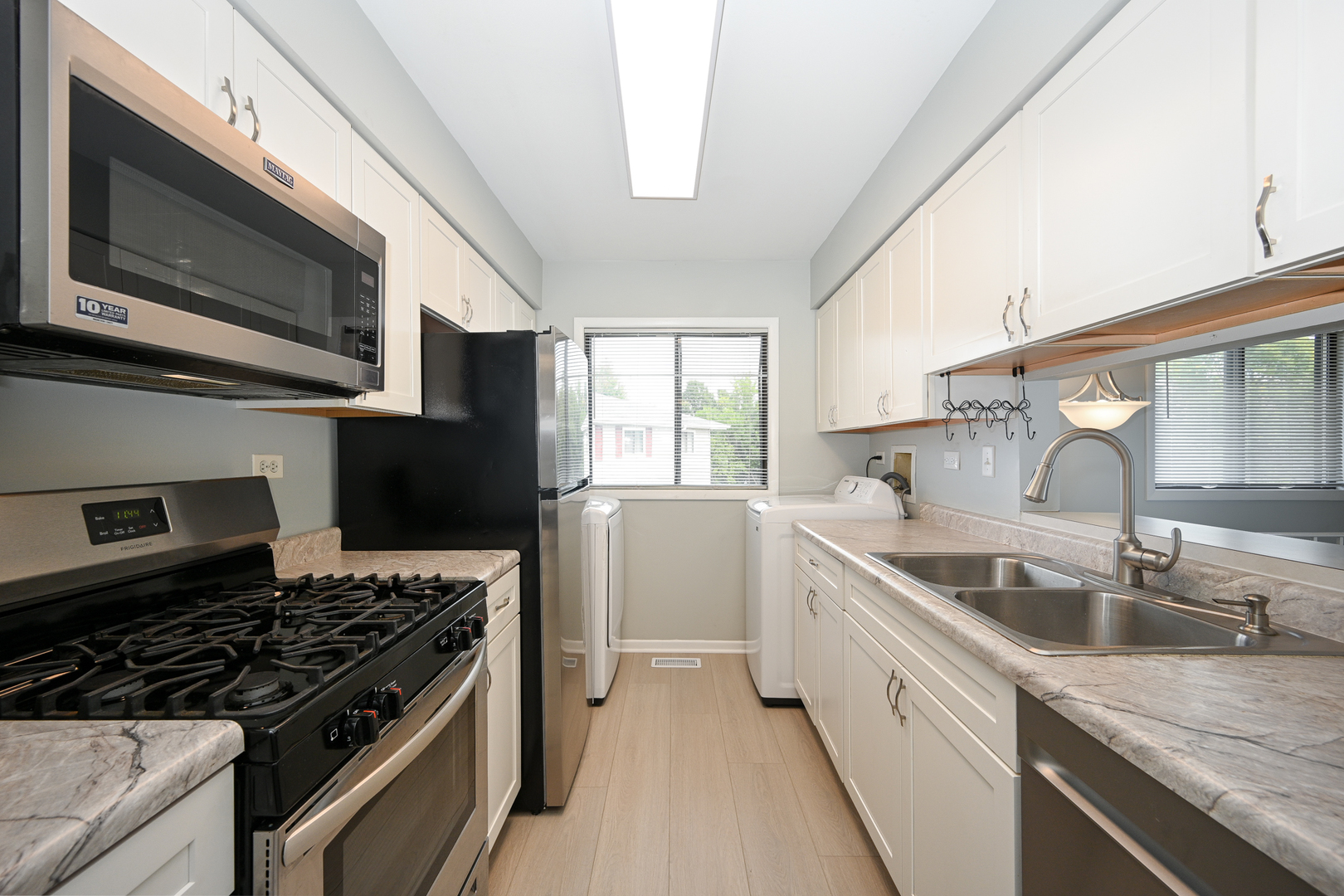 2S723 Winchester Circle Unit: 4