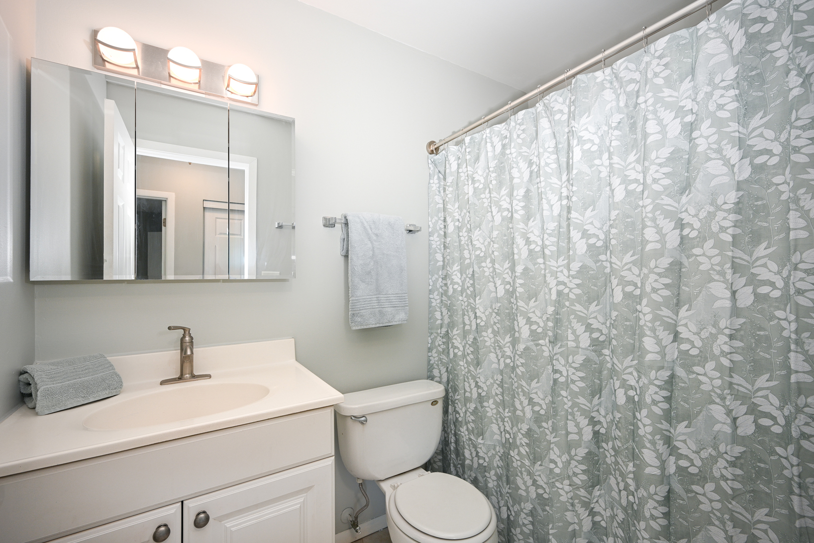 2S723 Winchester Circle Unit: 4