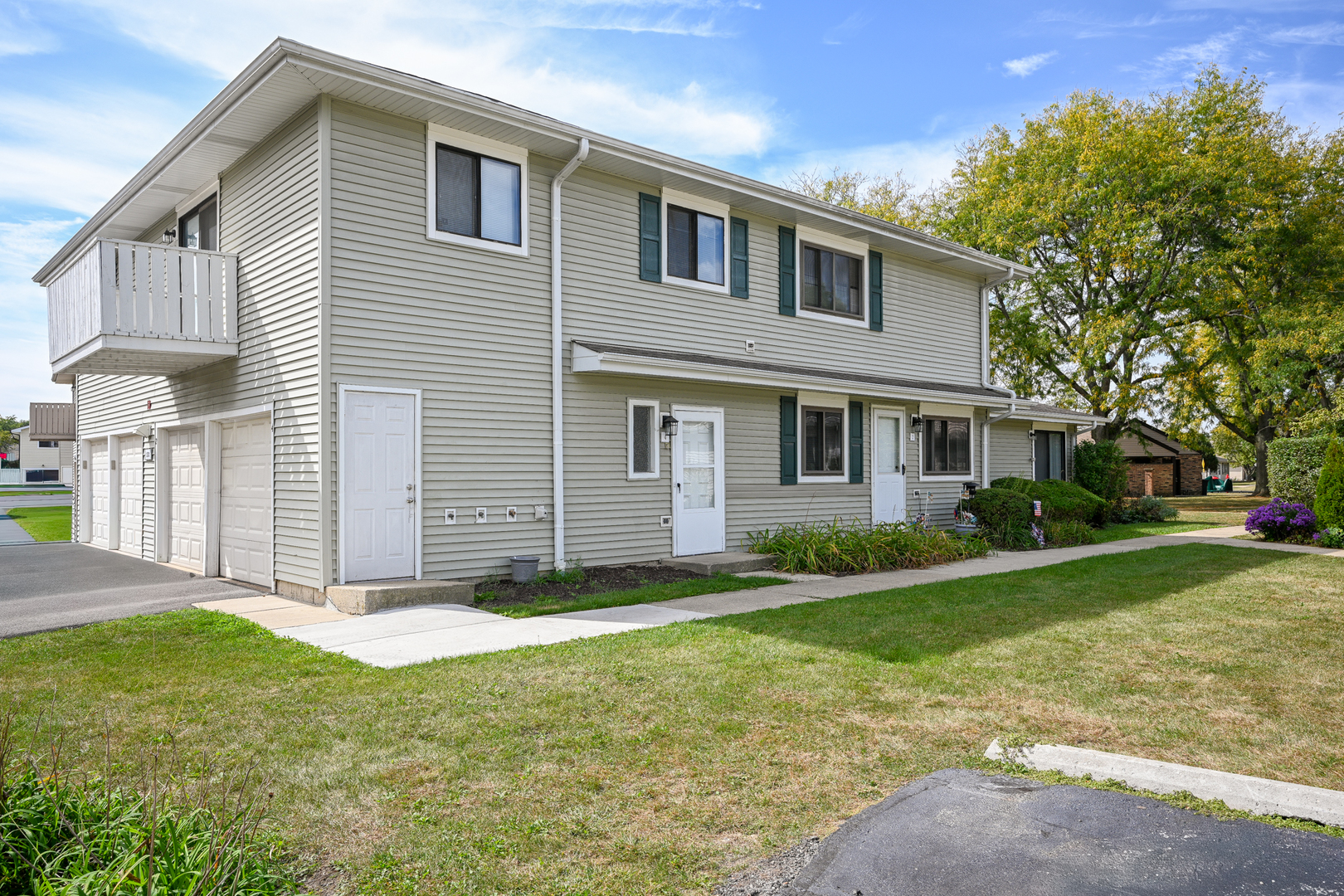 2S723 Winchester Circle Unit: 4