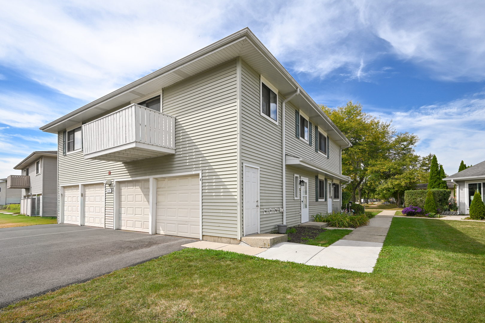 2S723 Winchester Circle Unit: 4