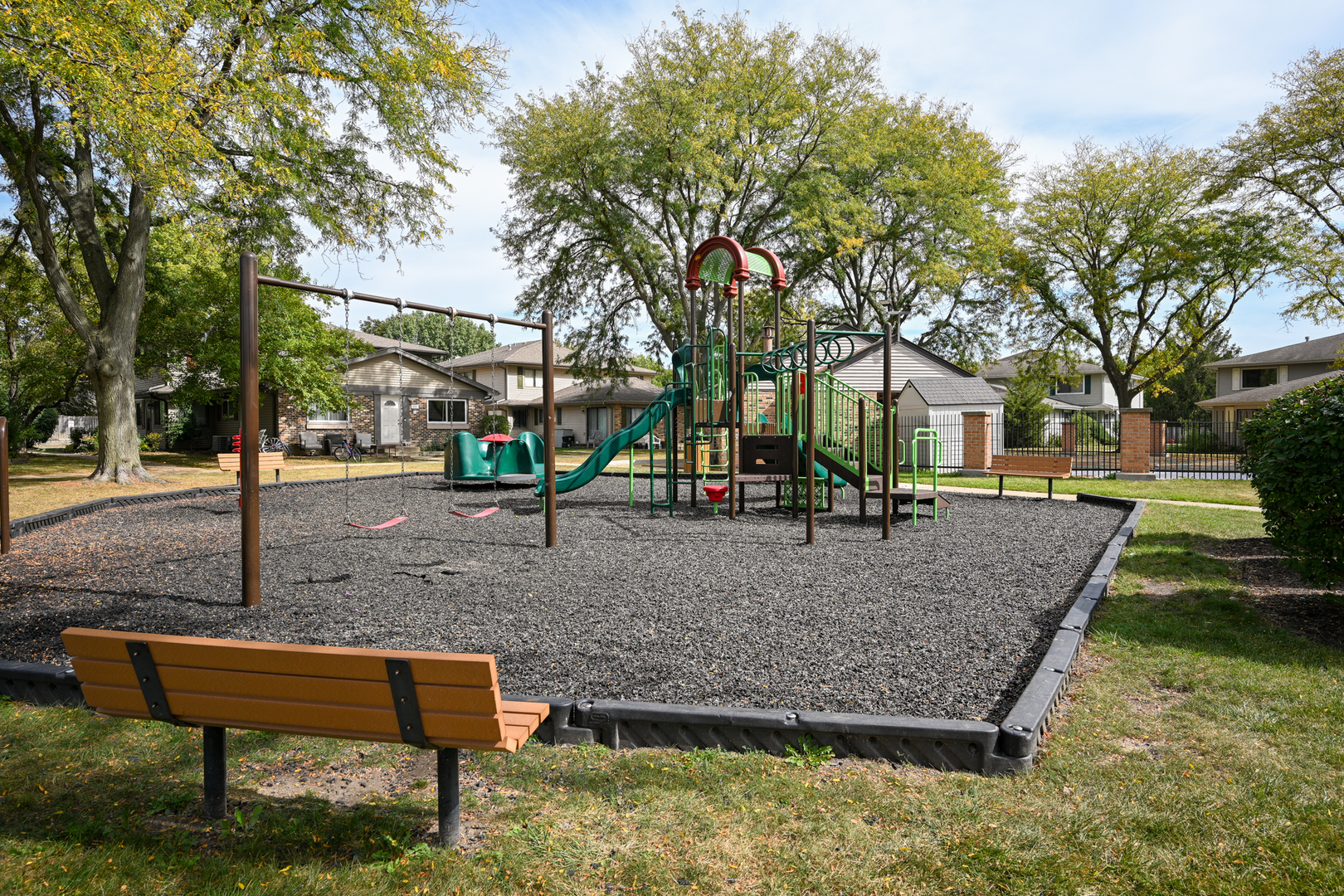 2S723 Winchester Circle Unit: 4