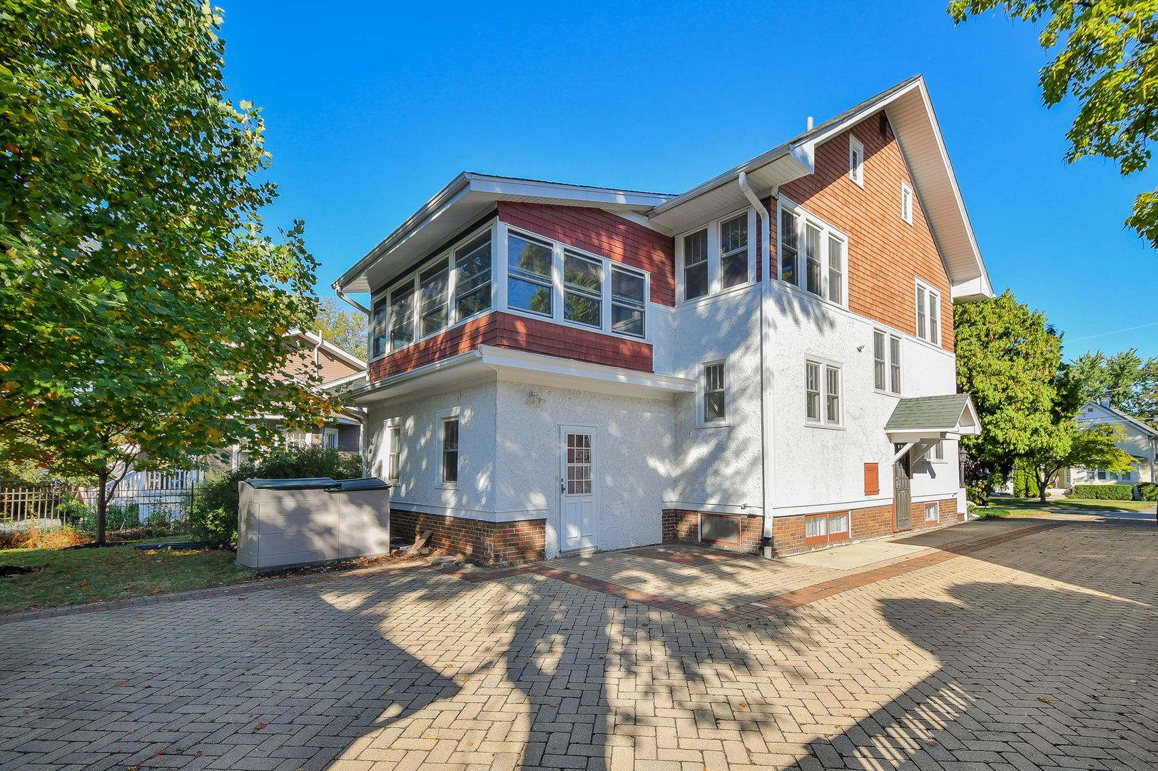 414 E Indiana Street