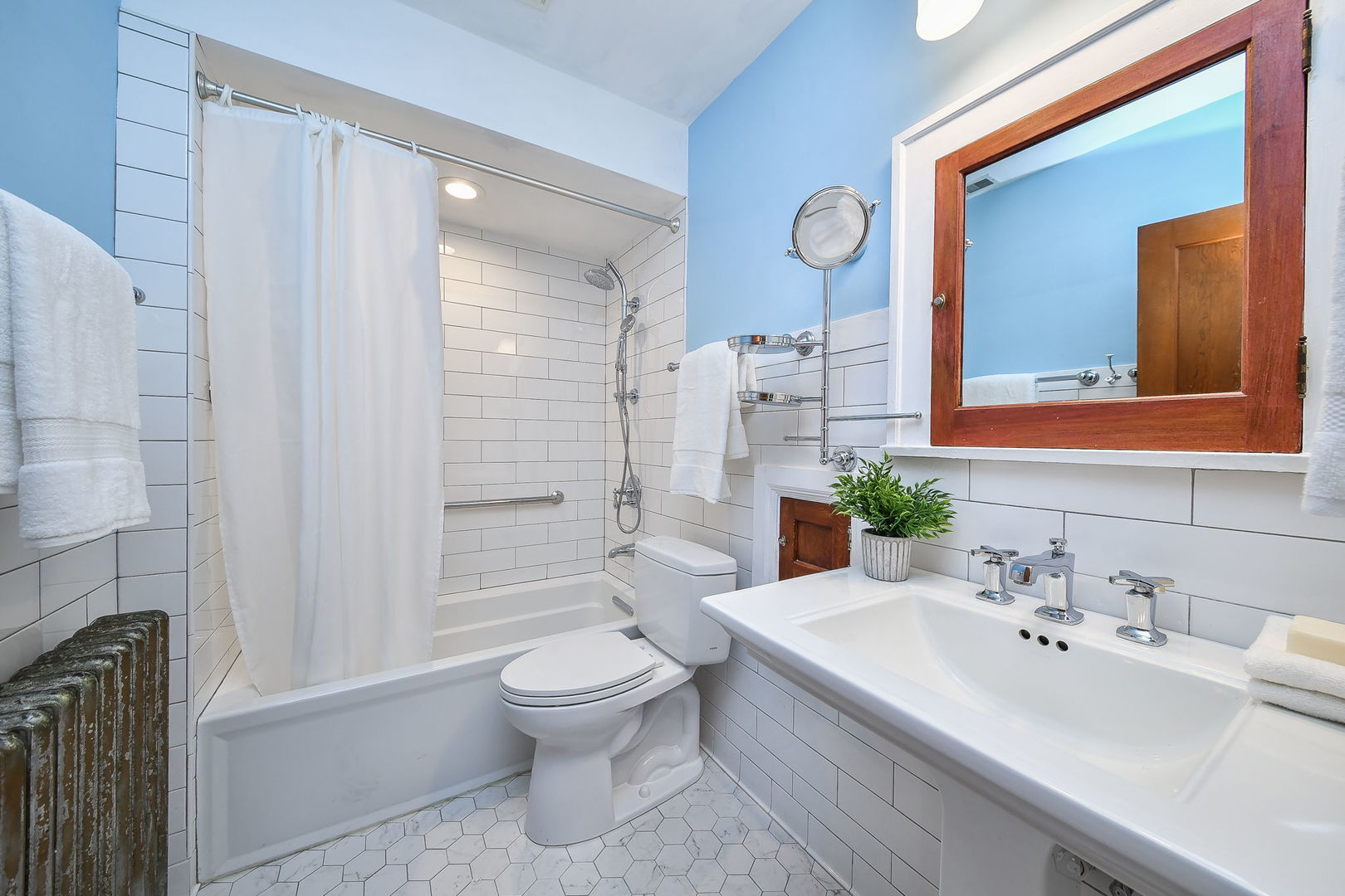 414 E Indiana Street