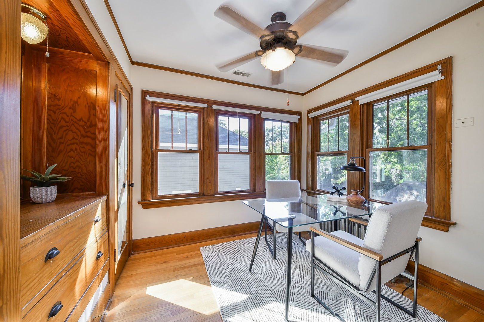 414 E Indiana Street