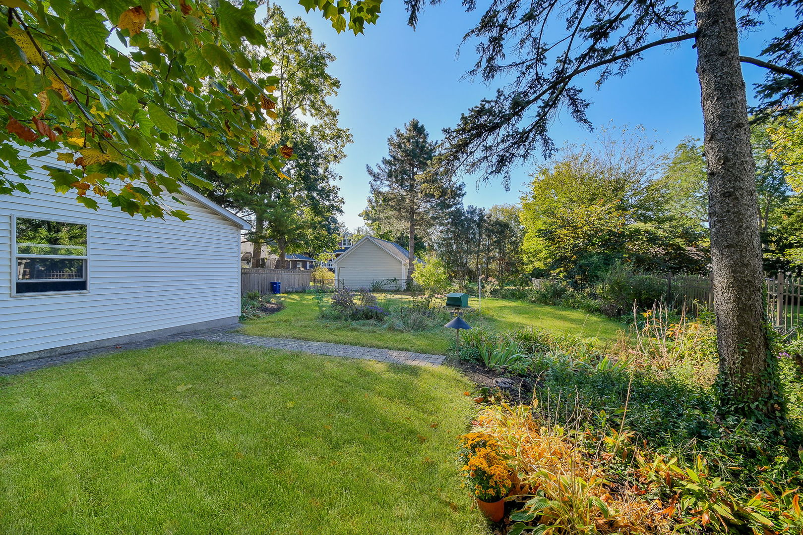 414 E Indiana Street