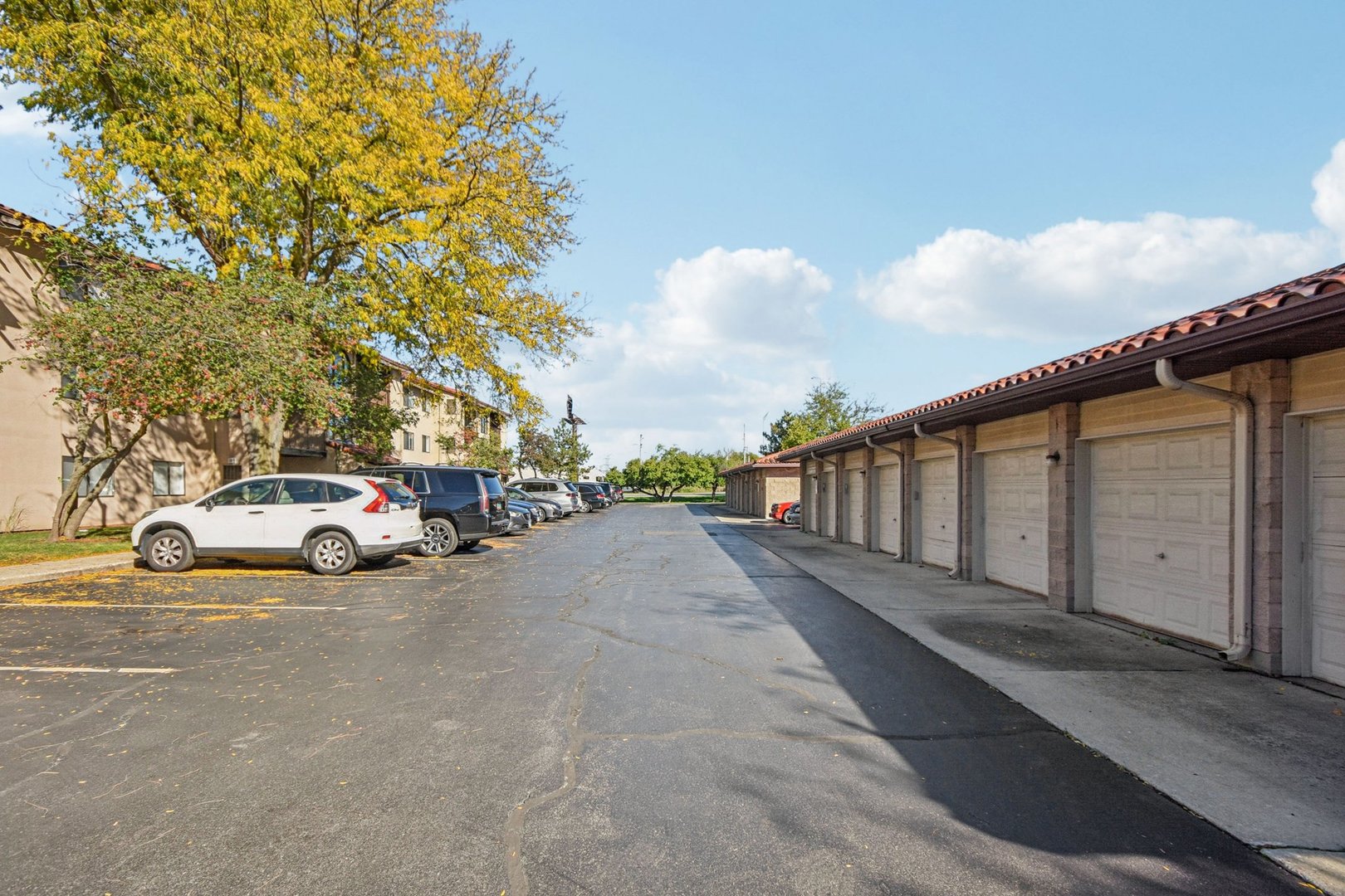 21W581 North Avenue Unit: 35