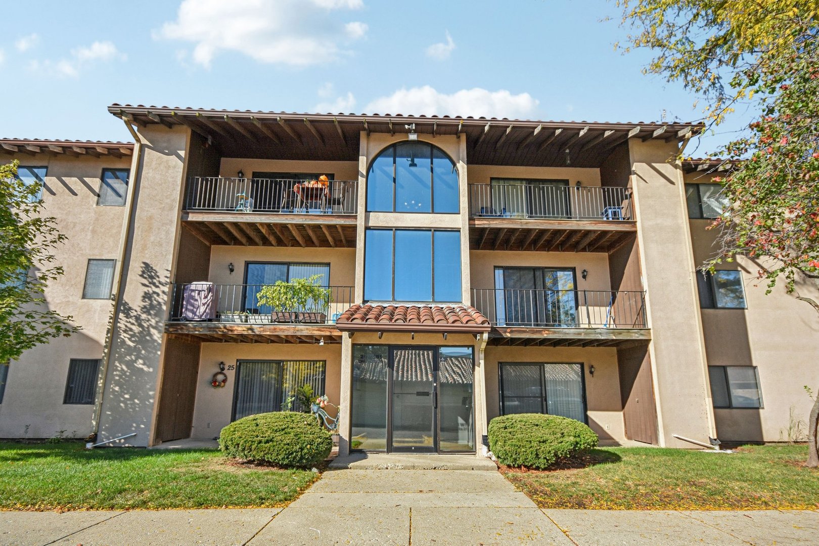 21W581 North Avenue Unit: 35