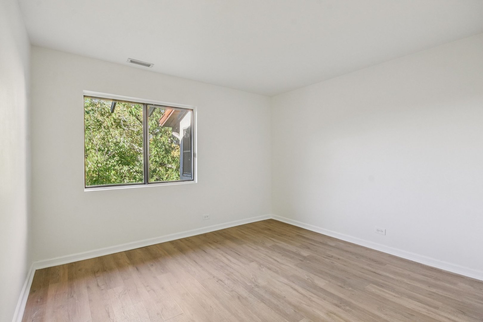 21W581 North Avenue Unit: 35