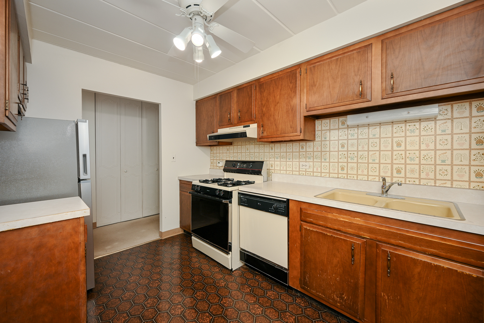 1001 N Mill Street Unit: 203