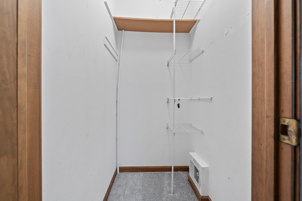 27W154 Chartwell Drive