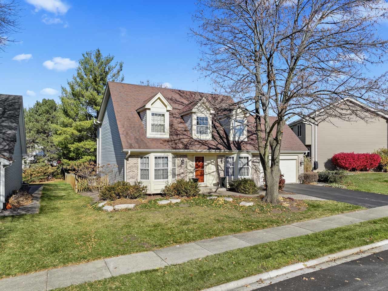 27W154 Chartwell Drive