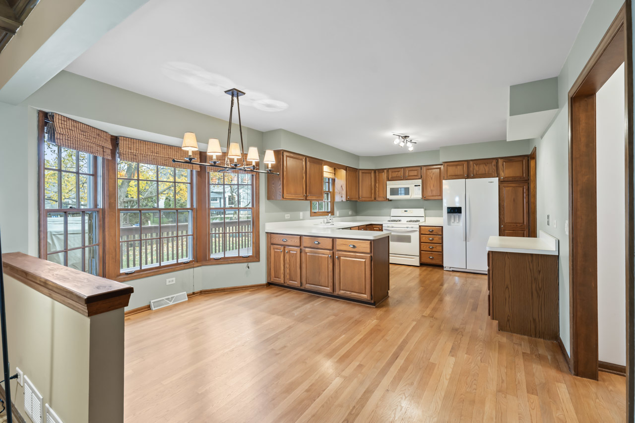 27W154 Chartwell Drive