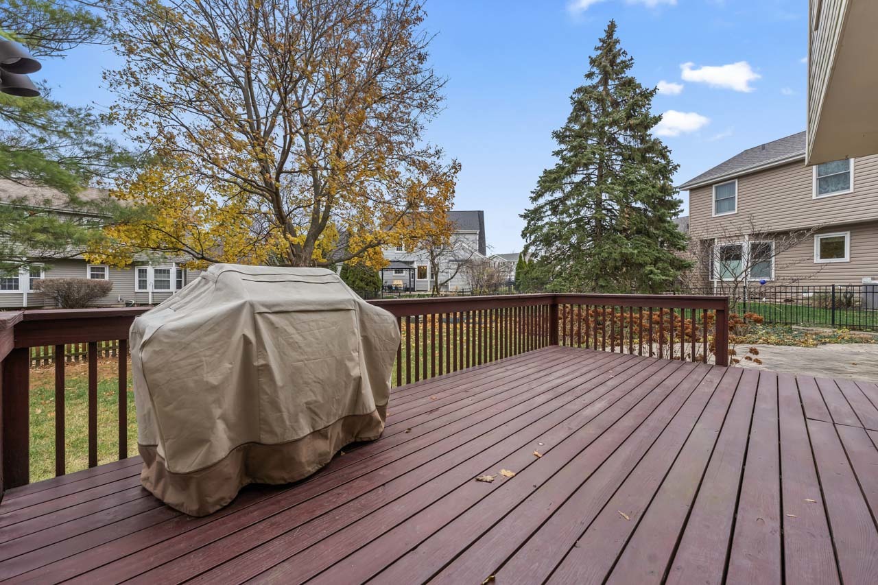 27W154 Chartwell Drive