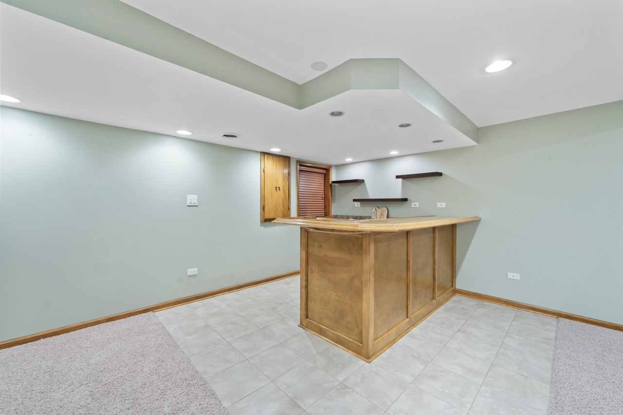 27W154 Chartwell Drive