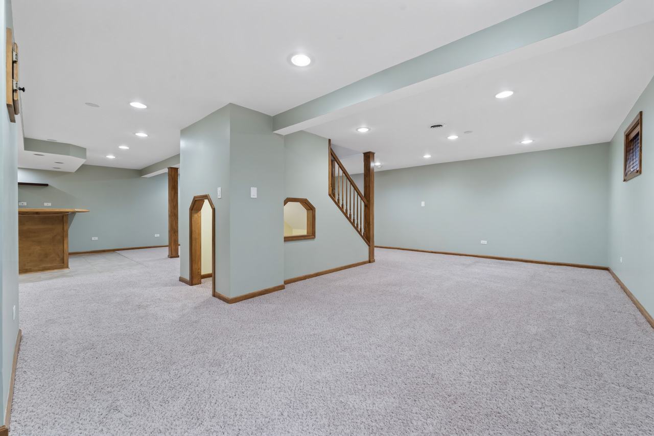 27W154 Chartwell Drive