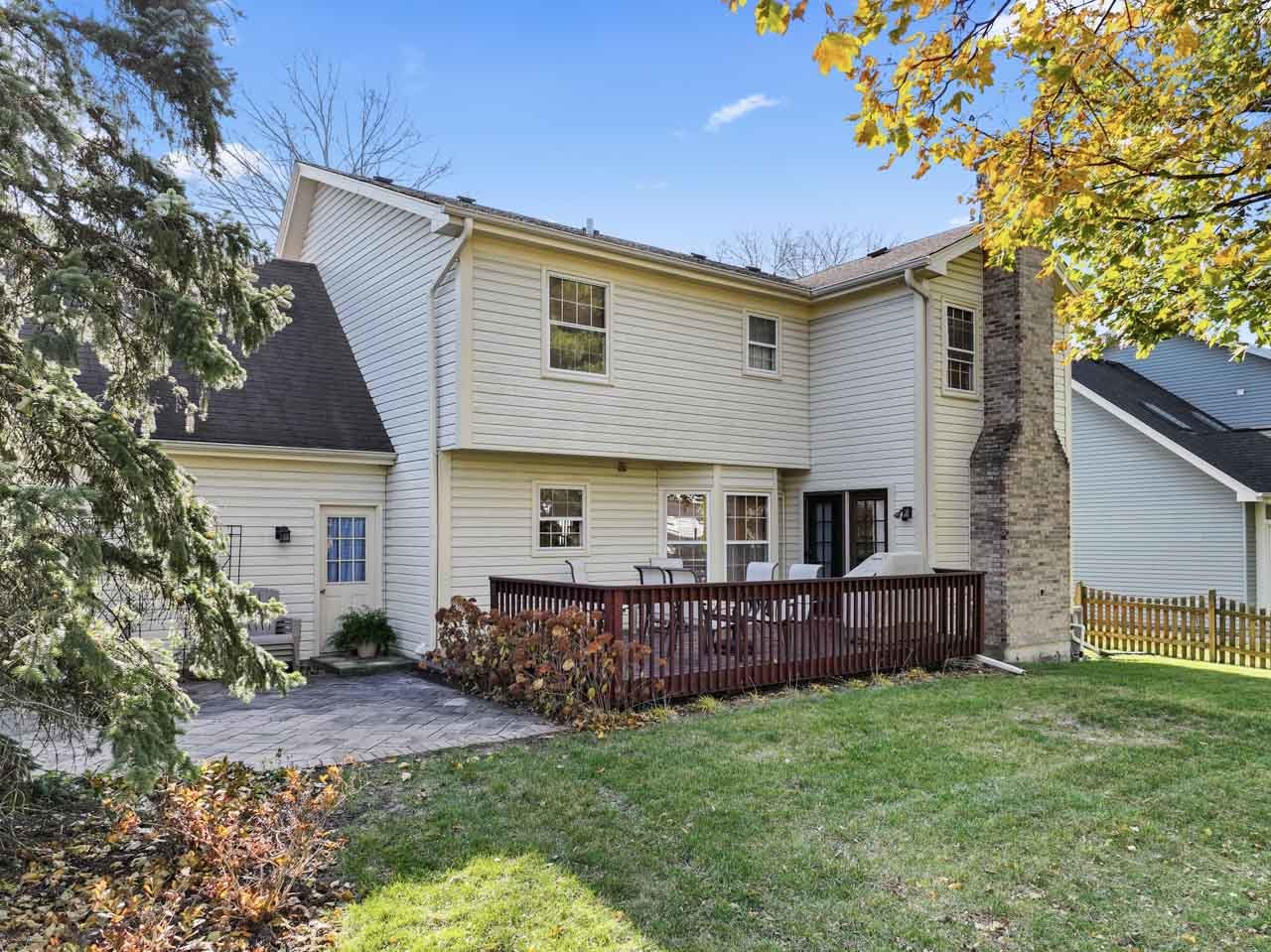 27W154 Chartwell Drive