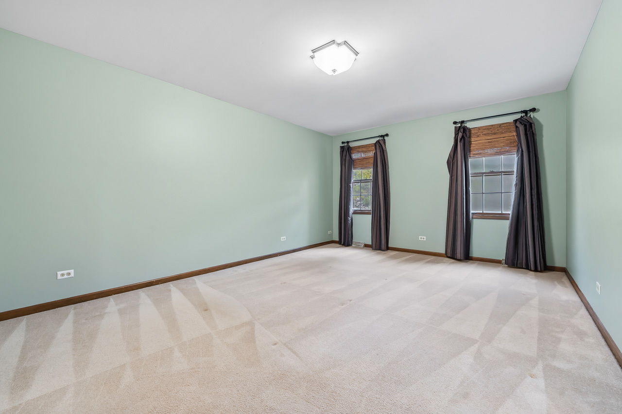 27W154 Chartwell Drive