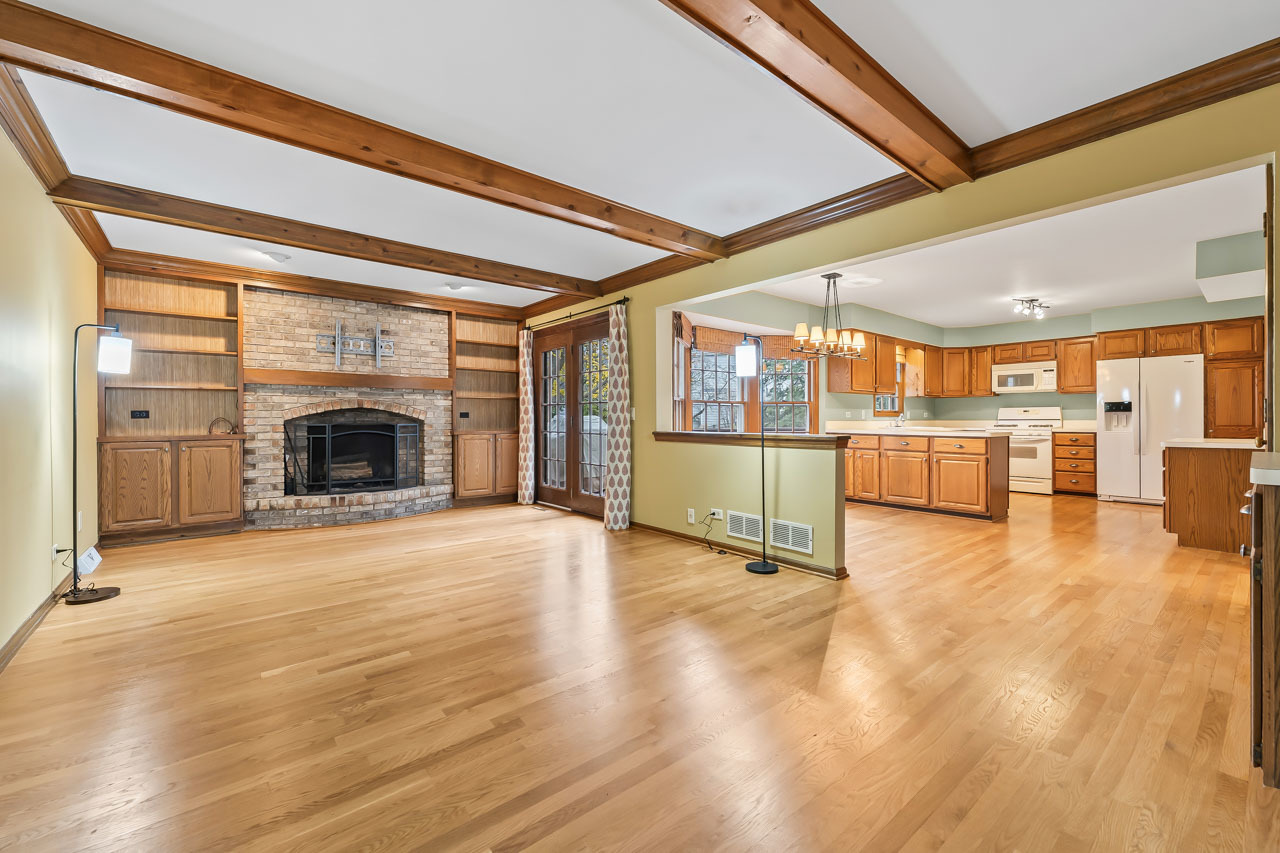 27W154 Chartwell Drive