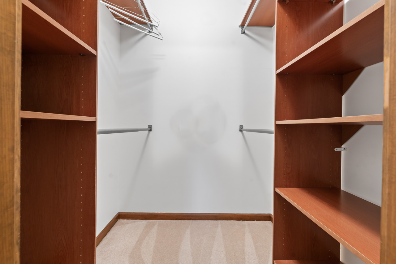 27W154 Chartwell Drive