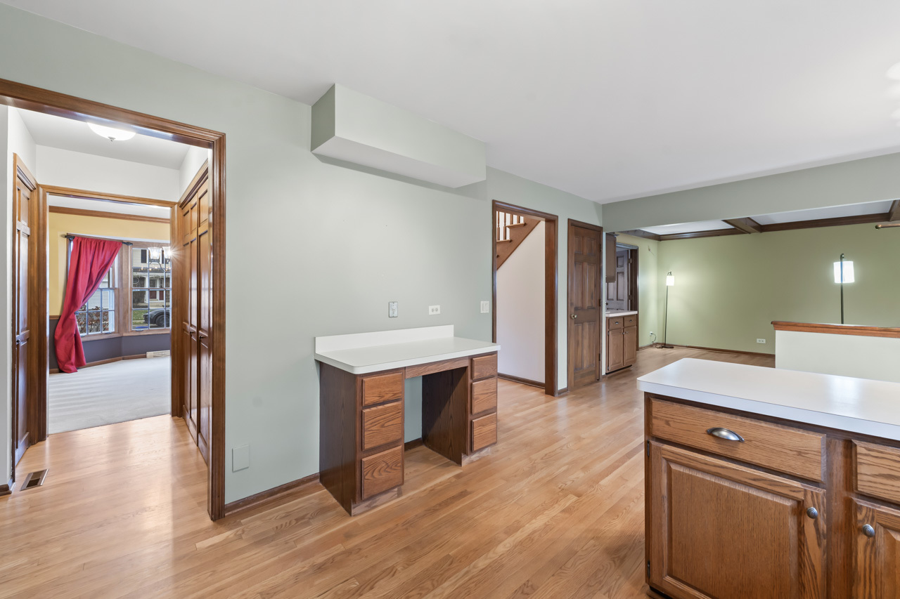 27W154 Chartwell Drive