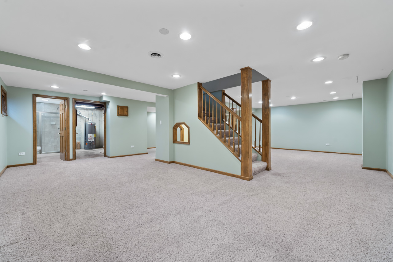 27W154 Chartwell Drive