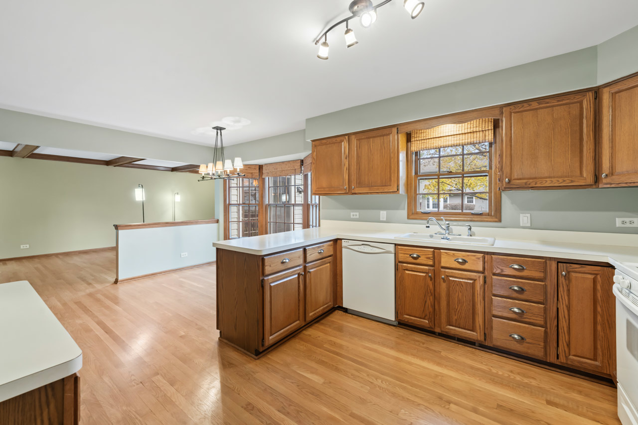 27W154 Chartwell Drive